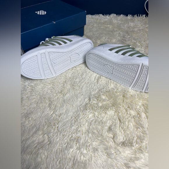 Boys Kswiss sneakers NEW size 3 - Picture 2 of 9